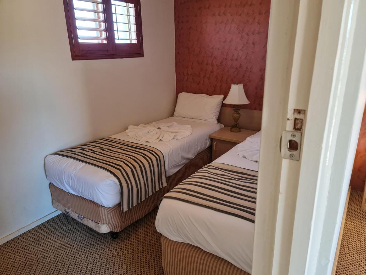 Country Plaza Motel Taree Eksteriør billede